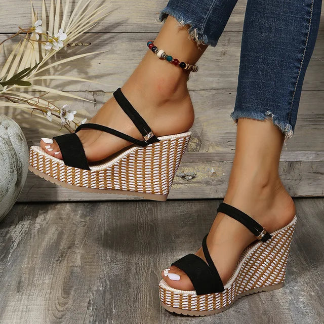 Miriam - Modische offene Sandalen mit Knöchelschnalle und dickem Keilabsatz