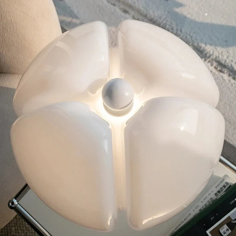 AuraFlex - Verstellbare Tischleuchte mit Dimmer und LED Licht zur Dekoration
