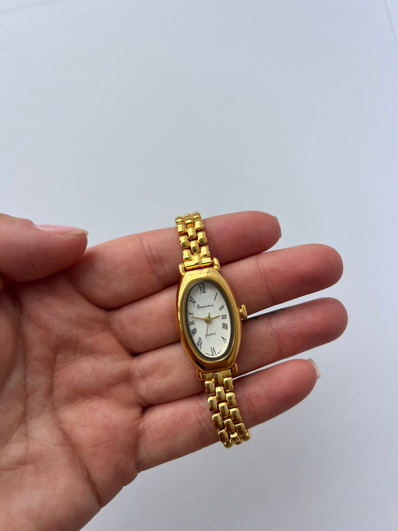 Clara – Stilvolle Uhr mit luxuriösen Armbändern und wasserdichtem Entwerfen