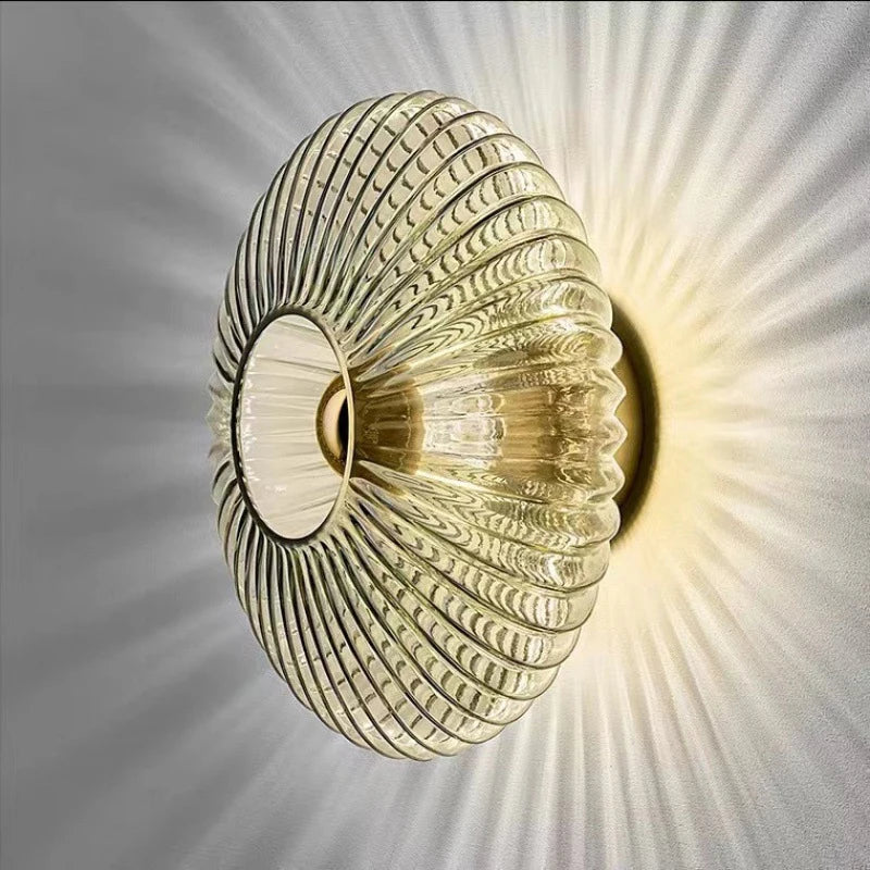 GlassGlow – Elegante Glaswandleuchte für zeitlose Wohnkultur