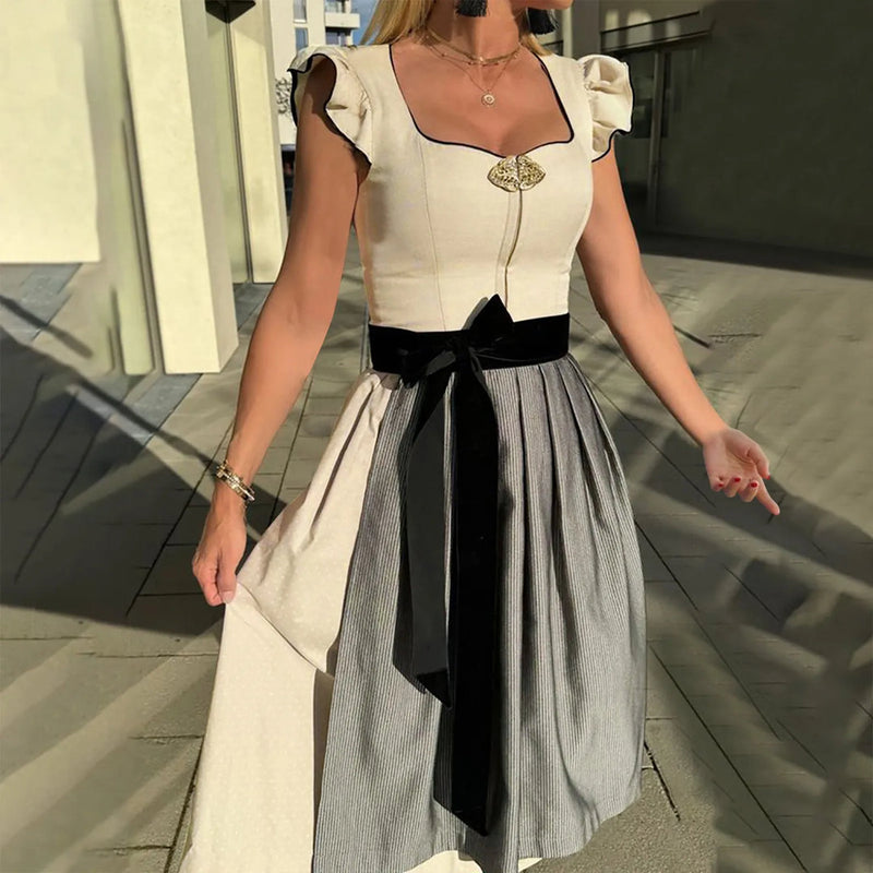 Mira – Stilvolles Kleid mit Rüschenärmeln und quadratischem Ausschnitt