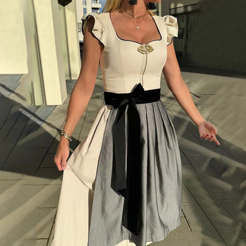 Emilia – Dirndl für Damen im traditionellen Stil für das Oktoberfest