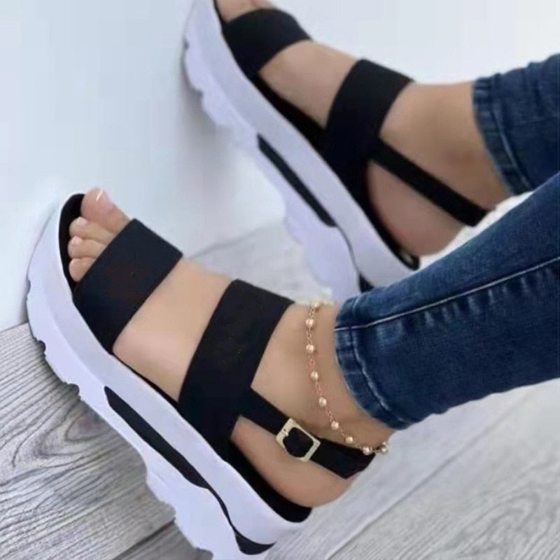 Sandra - Bequeme rutschfeste Sandalen mit verstellbaren Riemen