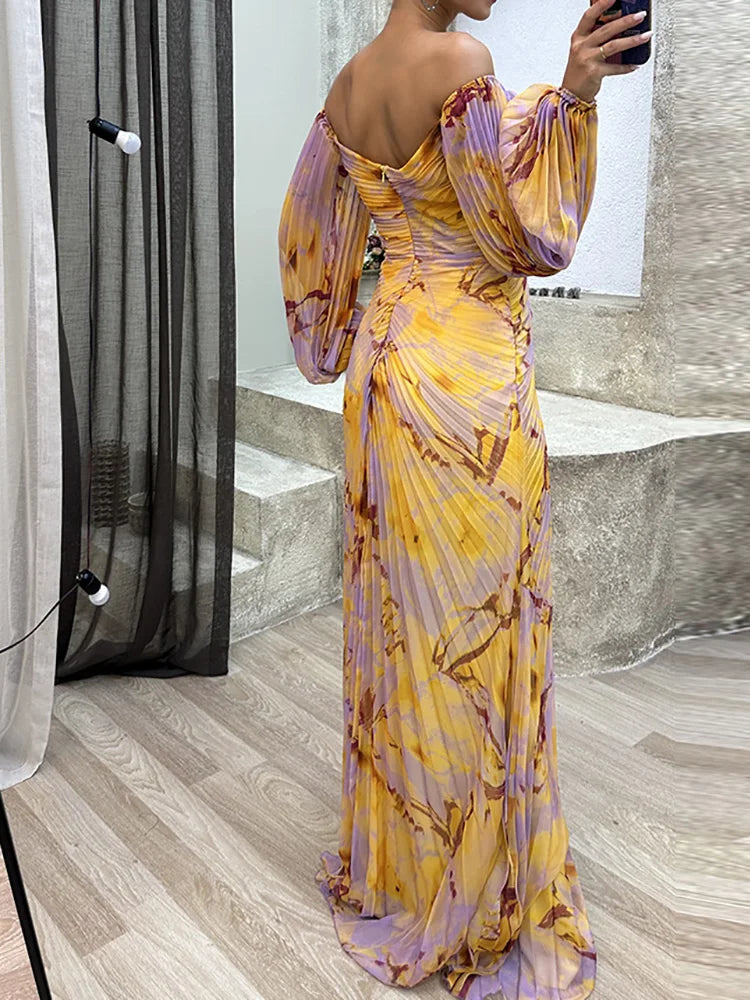 Soraya – Stilvolles Schulterfrei Plissee Kleid mit Schlitz und langen Ärmeln