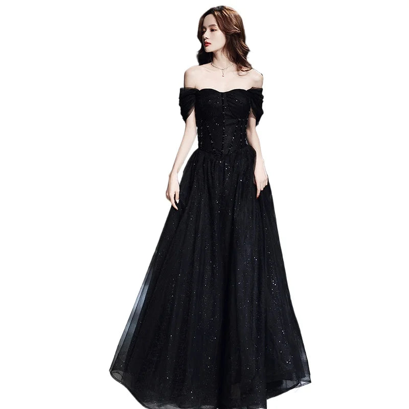 Selene – Elegantes Off-Shoulder-Kleid mit funkelnden Details