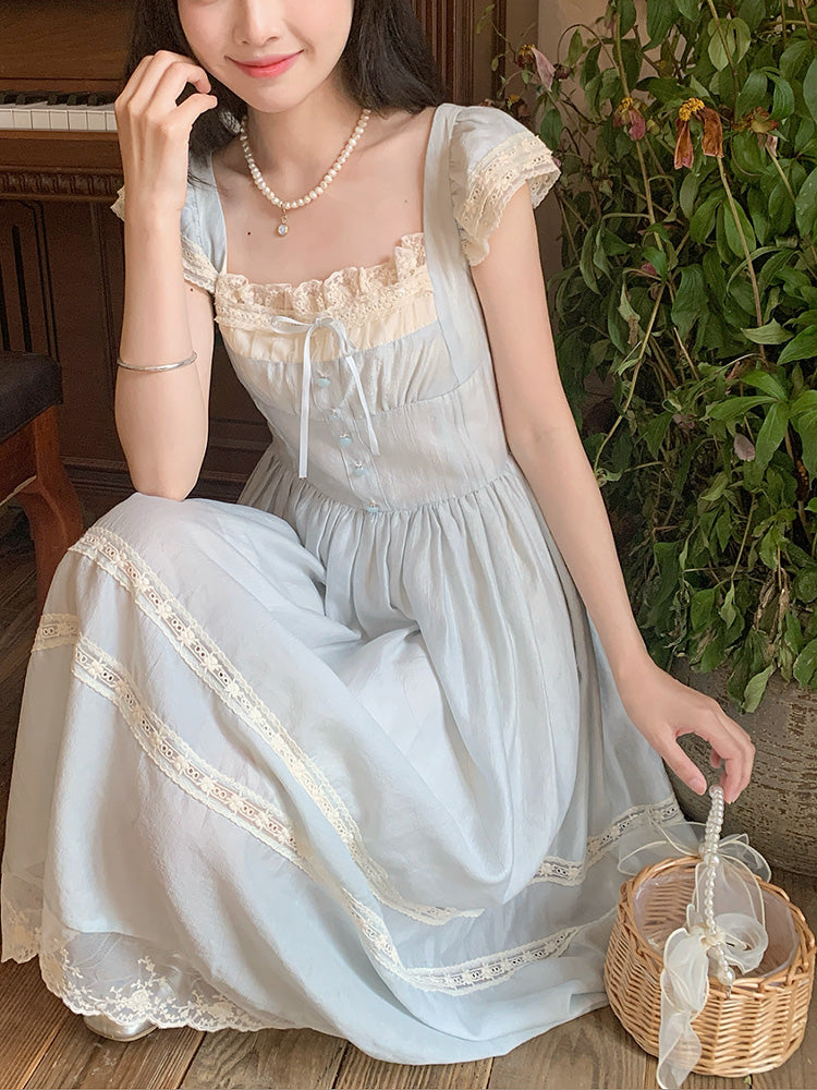 Amira – Vintage-inspiriertes Kleid mit plissiertem Saum und verstellbaren Trägern