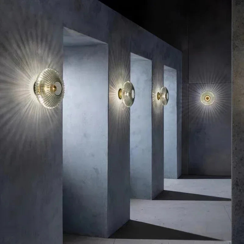 GlassGlow – Elegante Glaswandleuchte für zeitlose Wohnkultur