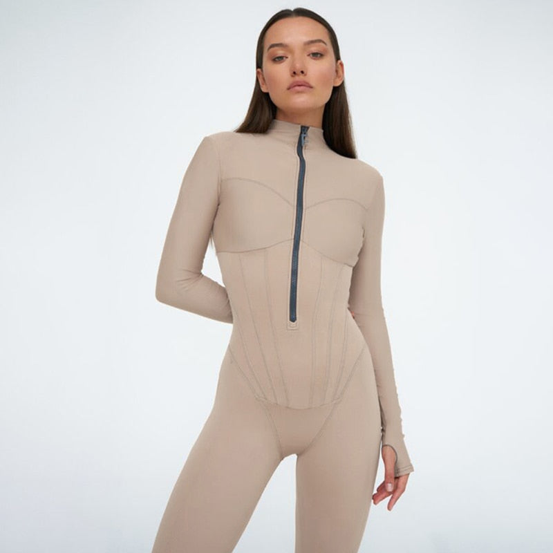 Eva - Schlicht geschnittener Jumpsuit mit Reißverschluss und langen Ärmeln
