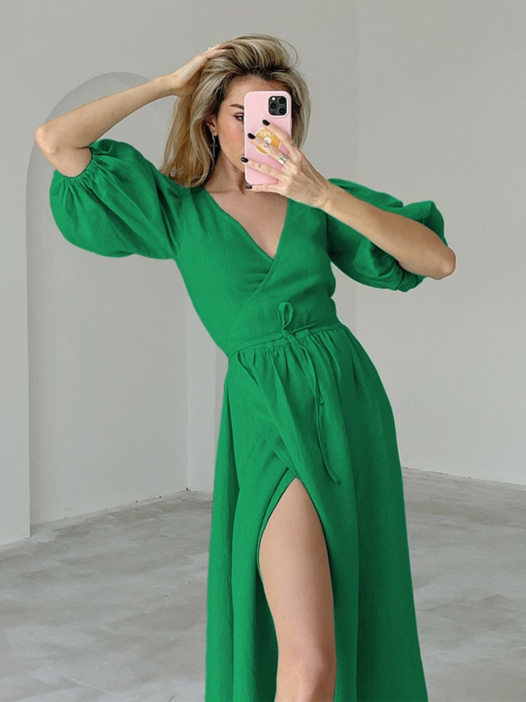 Annelie – Lässiges Midikleid mit V Ausschnitt kurzen Ärmeln und Seitenschlitz