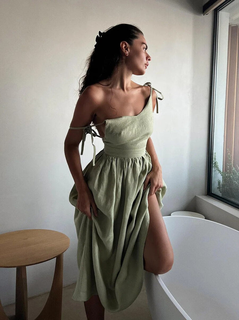Elvire - Modisches ärmelloses Midikleid mit Spaghetti Trägern und Taschen