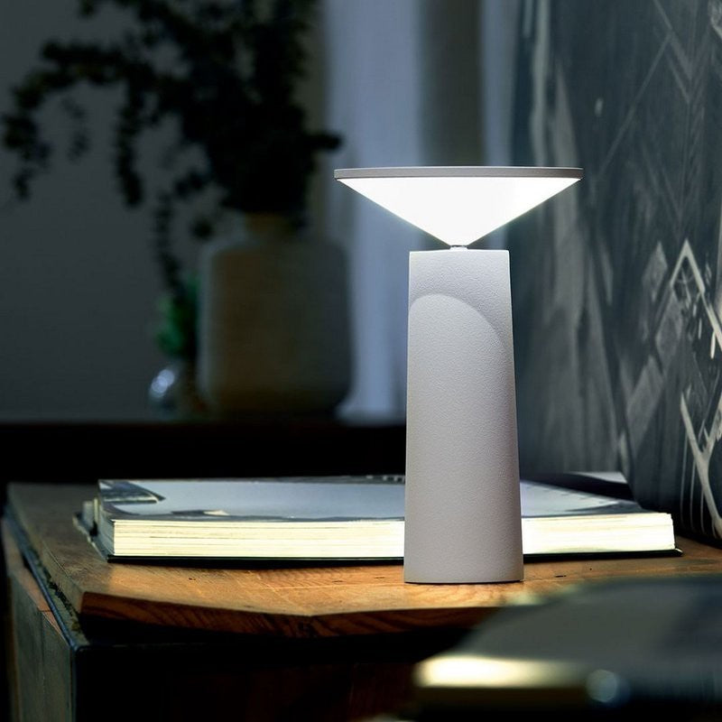 GlowNova - Tragbare USB Lade Tischlampe mit flexiblen Beleuchtungsoptionen