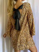 Anna – Stilvolles Langarmkleid mit Rundhalsausschnitt und Schleifendesign