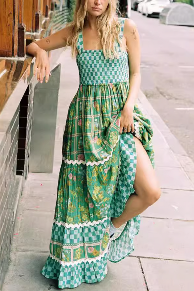 Camila - Lässiges Maxikleid mit quadratischem Ausschnitt und gestuftem Saum