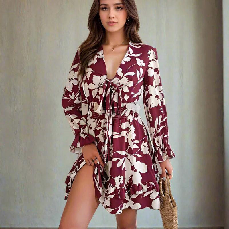 Marlene – Modisches Blumen Minikleid mit V Ausschnitt und langen Ärmeln