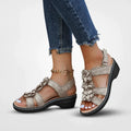 Amina – Stützende Sandalen mit verstellbaren Schnallenriemen und rutschfester Sohle