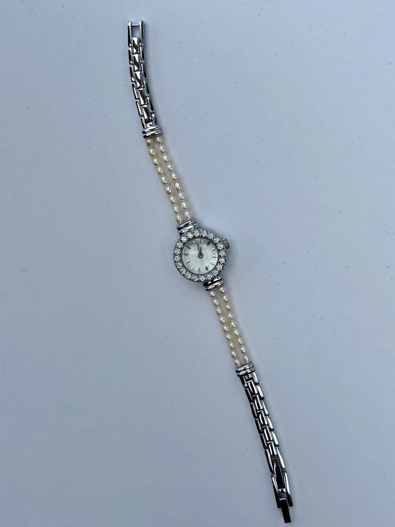 Clara – Elegante Uhr mit Perlendetails und verstellbaren Armbändern
