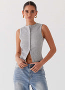 Wiebina – Leichtes ärmelloses Schlanke Passform Top mit Knopfleiste