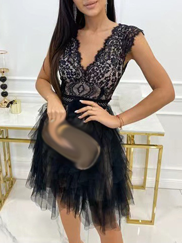 Ella – Lässiges ärmelloses V Ausschnitt Kleid mit Bindegürtel und rückenfreiem Entwerfen