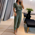 Emma – Zweiteiliges Set mit kurzärmliger Bluse mit V-Ausschnitt und bedruckter Hose