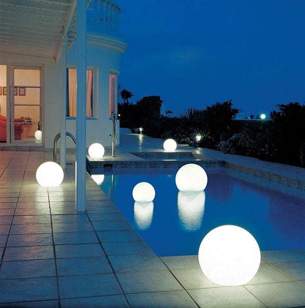 AquaGlow - Ferngesteuerte schwimmende Pool Beleuchtung mit wasserdichten LED für den Innen und Außenbereich