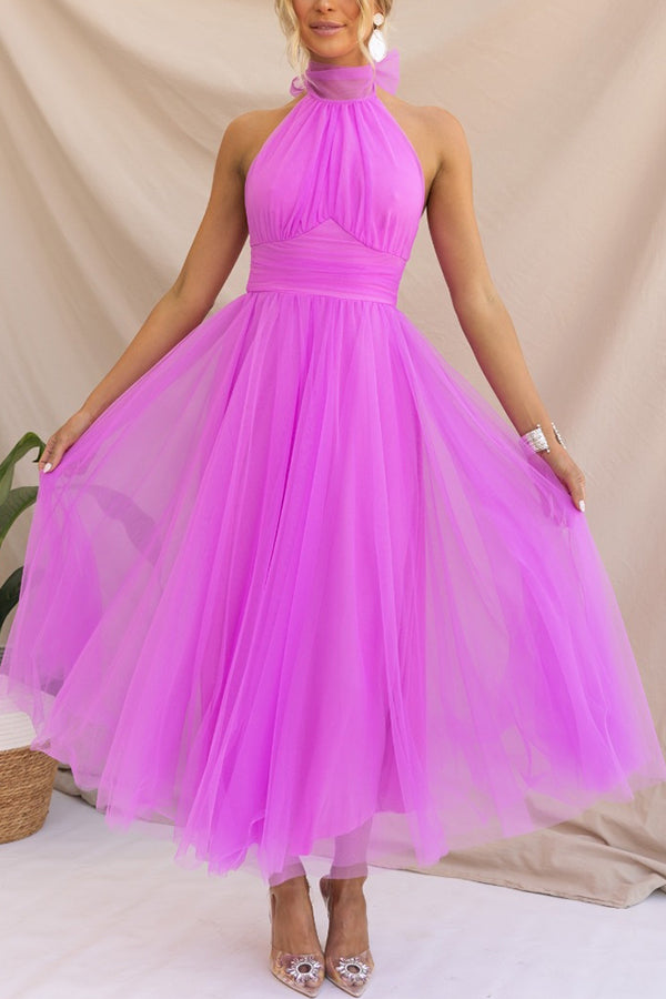 Emma – Stilvolles ärmelloses Kleid mit Neckholder für einen zeitlosen Look