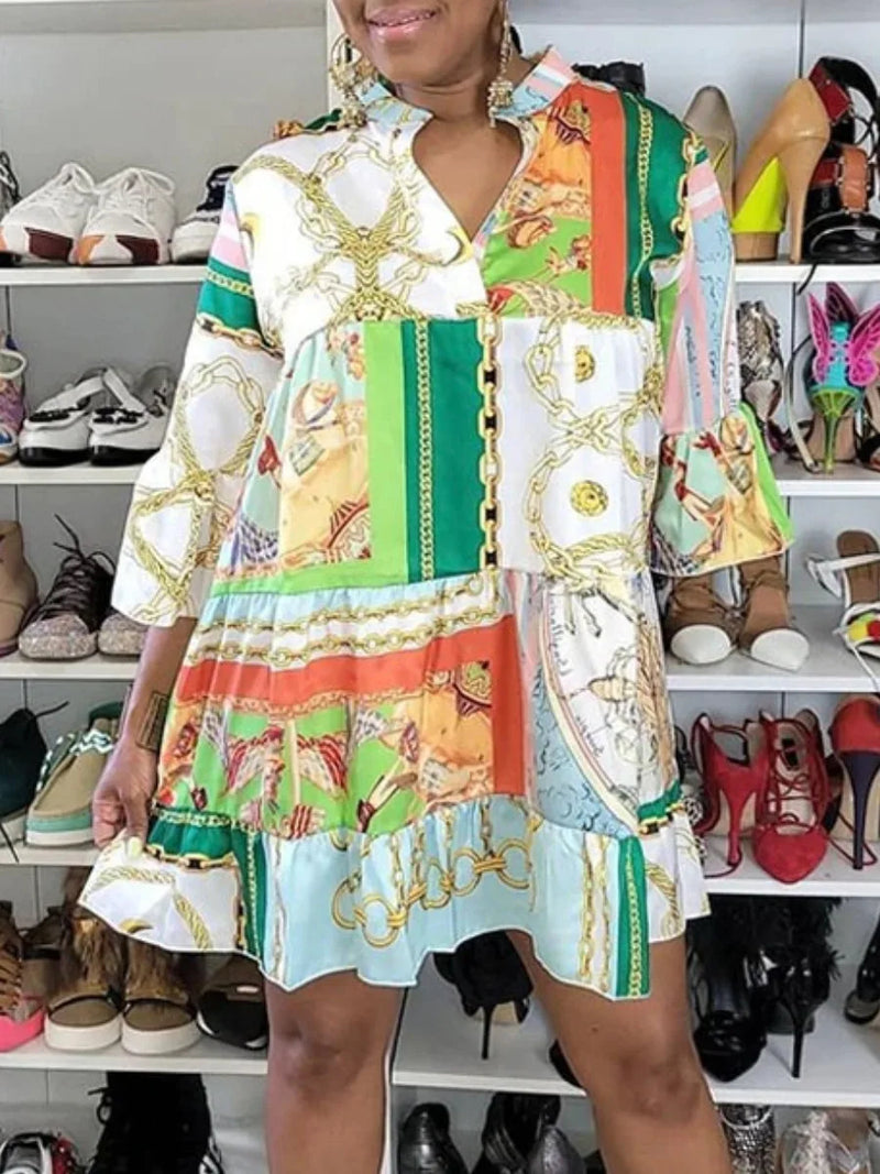 Tilda – Stilvolles locker sitzendes Minikleid mit V Ausschnitt und bedruckten langen Ärmeln