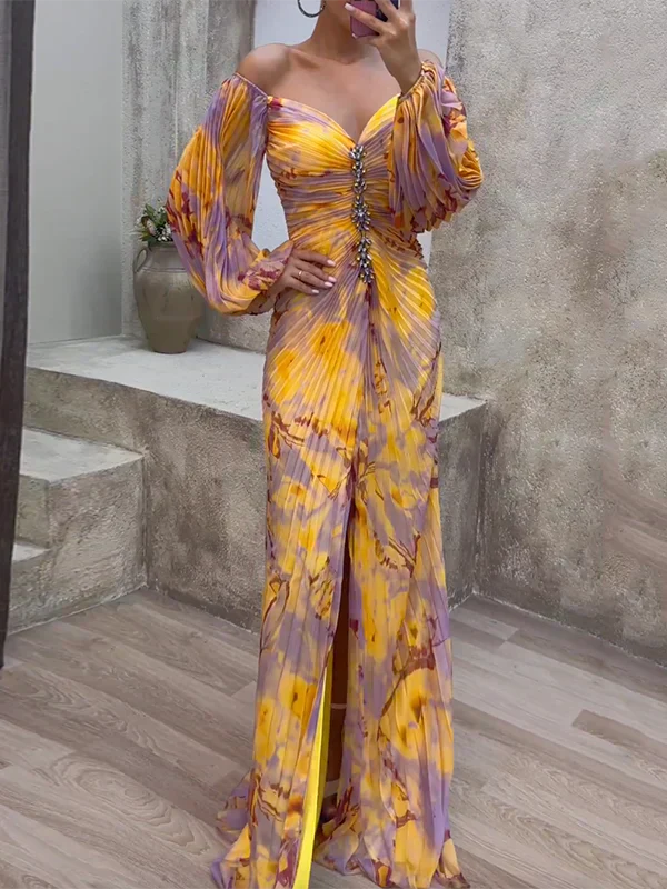 Soraya – Stilvolles Schulterfrei Plissee Kleid mit Schlitz und langen Ärmeln