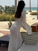 Zorana – Elegantes langes Kleid mit tiefem V Ausschnitt und ausgestellten Ärmeln mit rückenfreiem Entwerfen