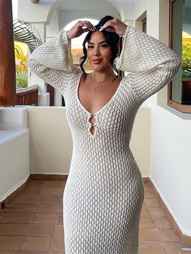 Zorana – Elegantes langes Kleid mit tiefem V Ausschnitt und ausgestellten Ärmeln mit rückenfreiem Entwerfen