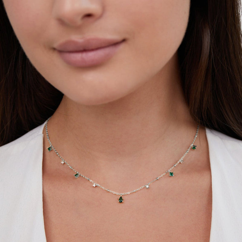 Romina - Anhängerkette mit V Form und verstellbarem Kettendesign