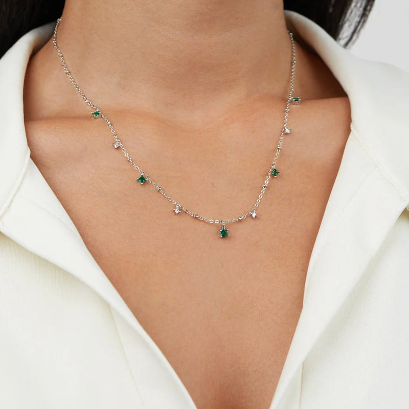 Romina - Anhängerkette mit V Form und verstellbarem Kettendesign