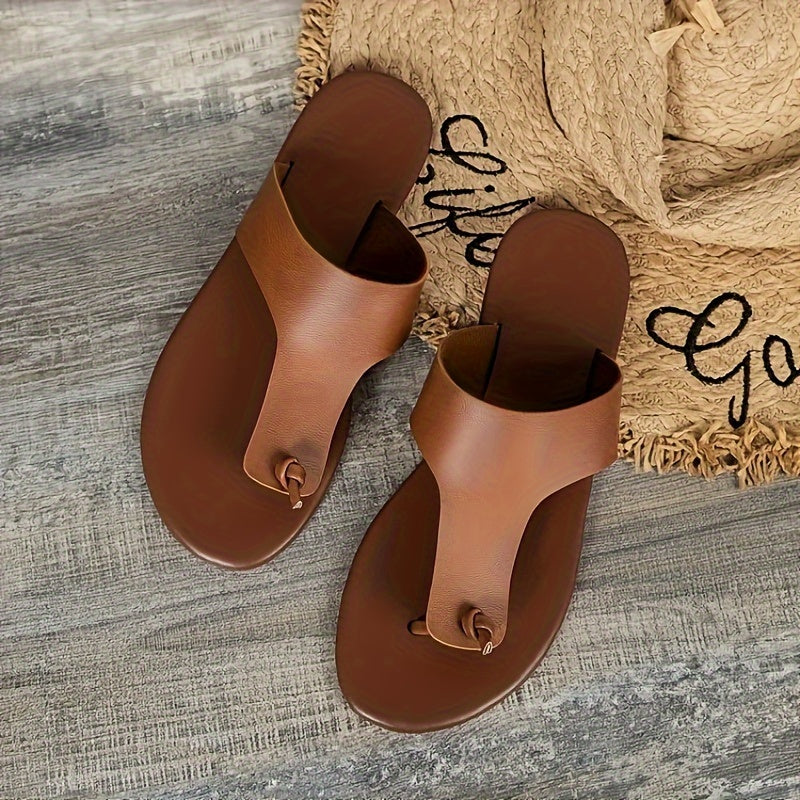Mira – Braune Flip Flops mit offener Zehenpartie und flüssiger, flacher Sohle