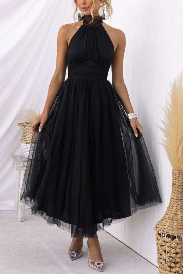 Emma – Stilvolles ärmelloses Kleid mit Neckholder für einen zeitlosen Look