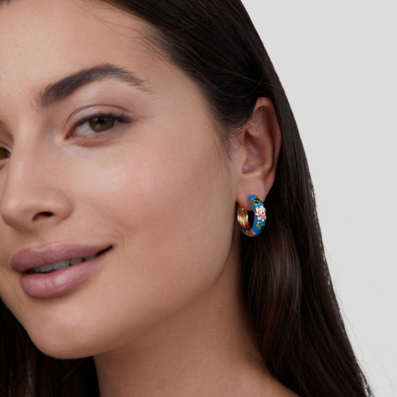 Valeska – Klobige Creolen mit kräftigem Blumendesign und sicherem Verschluss