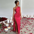 Bessie – Elegantes Eine Schulter Maxikleid mit plissiertem Seitenschlitz und rückenfreiem Entwerfen