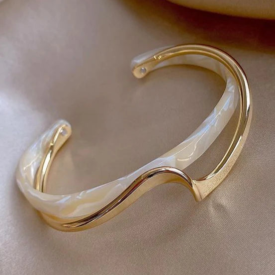 Bianca – Elegantes Armband mit Opal Mittelstück für einen luxuriösen Look