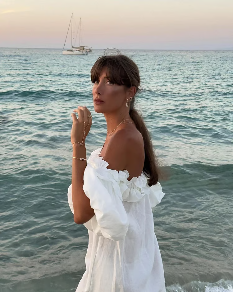 Siena – Off-Shoulder-Midikleid mit Rüschenausschnitt und lockerer Passform