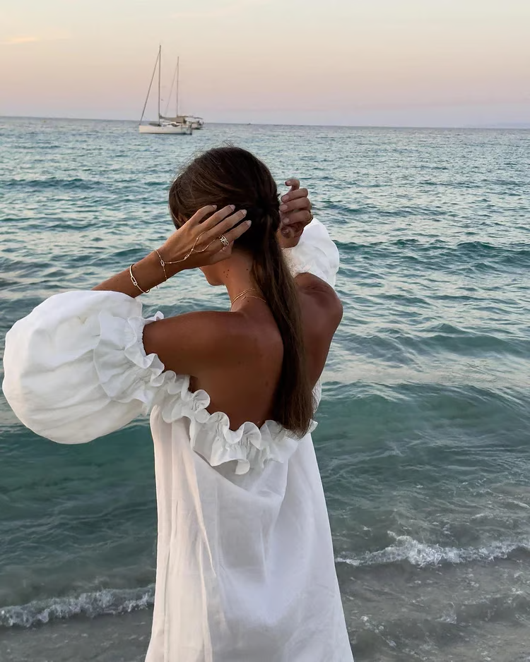 Siena – Off-Shoulder-Midikleid mit Rüschenausschnitt und lockerer Passform