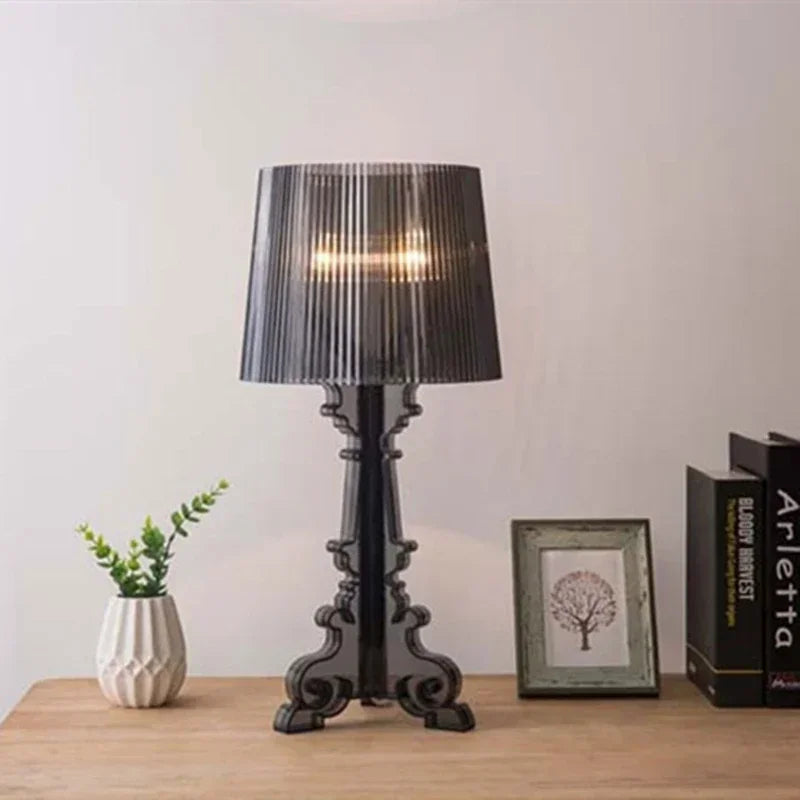 LuxeGlo – Elegante transparente Tischlampe für luxuriöse Wohnkultur