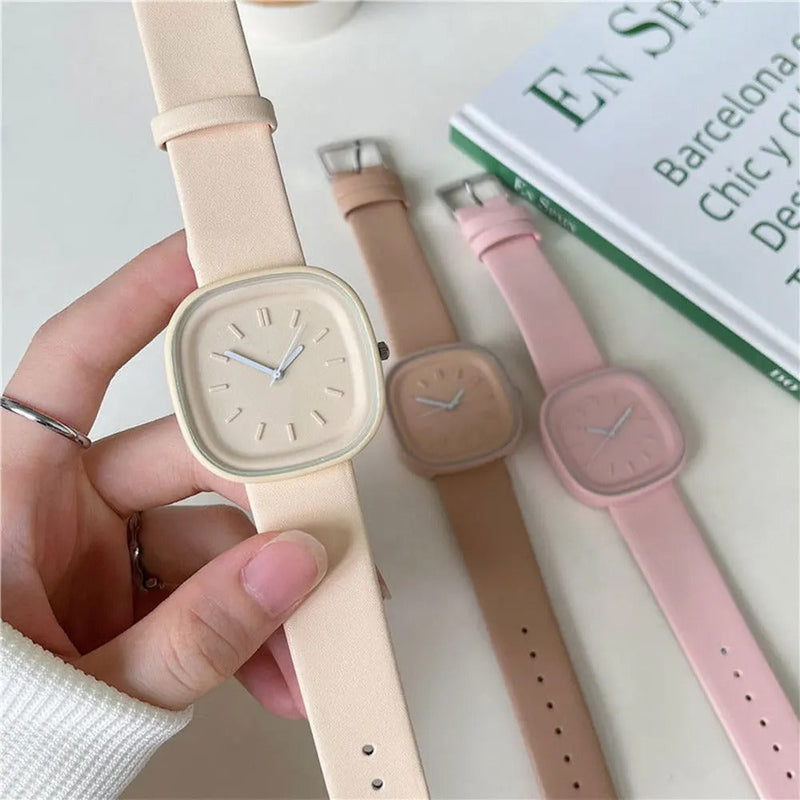 Anneliese – Modische Uhr mit quadratischem Zifferblatt und verstellbarem Armband