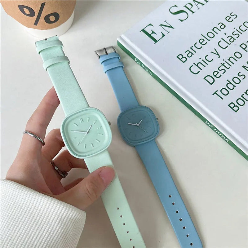 Anneliese – Modische Uhr mit quadratischem Zifferblatt und verstellbarem Armband