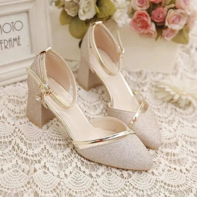 Sophia - Leichte Schuhe mit Blockabsatz und verstellbarem Knöchelriemen