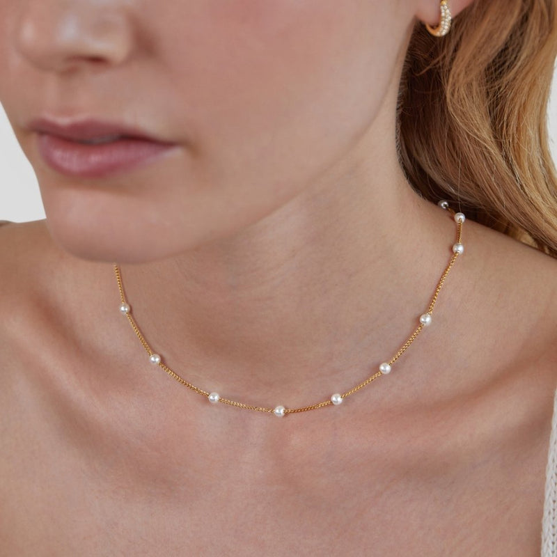 Norina - Verstellbare lange Quastenkette mit weicher Perle