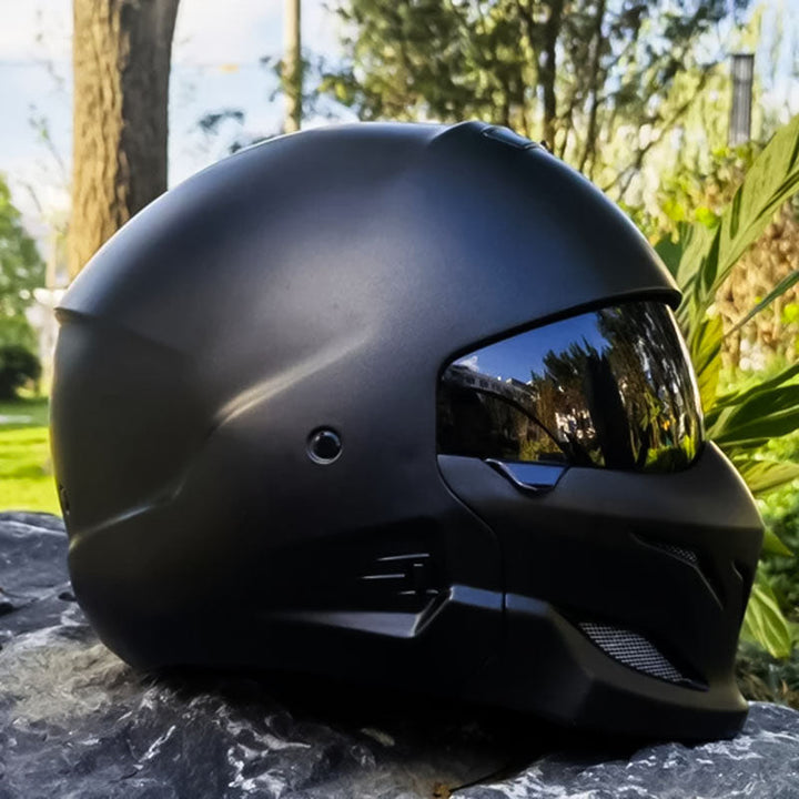 RideGuard – Leichter Motorradhelm mit dunklen Belüftungsöffnungen für verbesserte Luftzirkulation