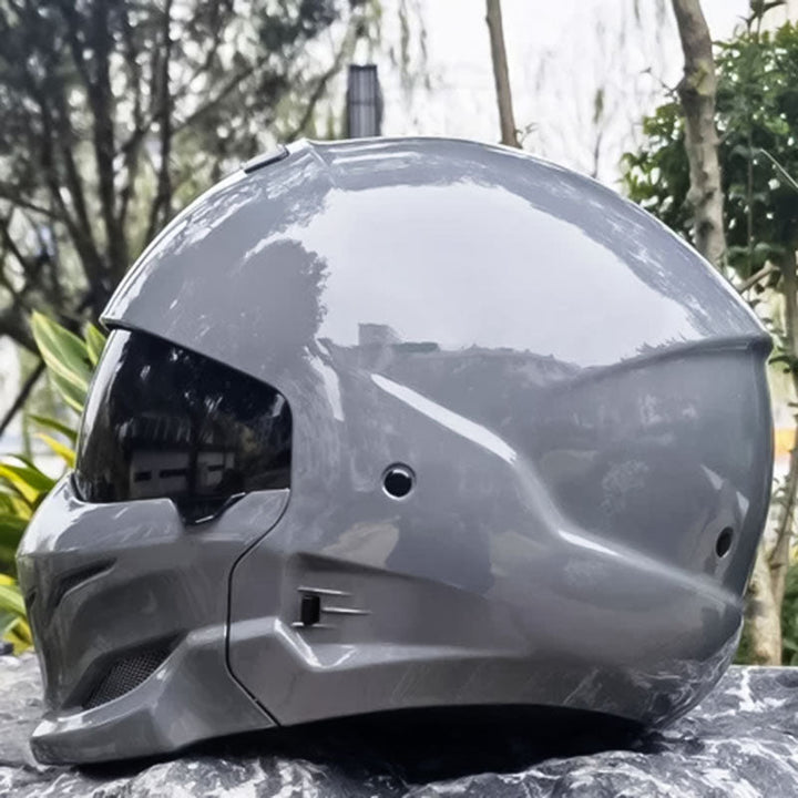 RideGuard – Leichter Motorradhelm mit dunklen Belüftungsöffnungen für verbesserte Luftzirkulation
