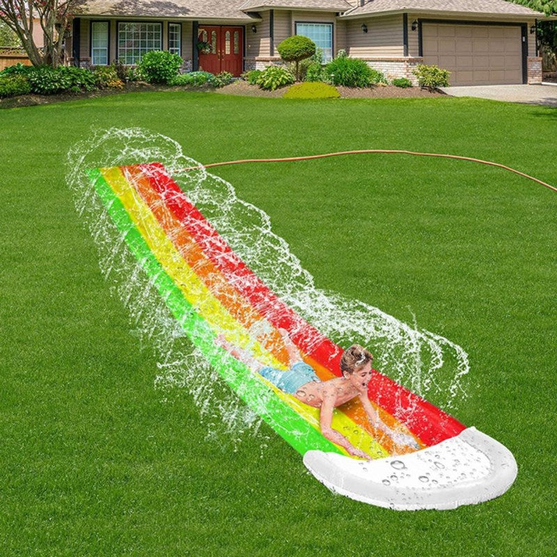 SlideRush – Lange Outdoor-Wasserrutsche mit Splash Zone und Schlauchanschluss