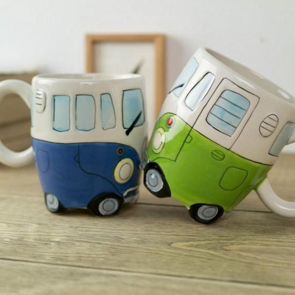 RetroBus - Retroinspirierter Kaffeebecher mit verspieltem Gestaltung