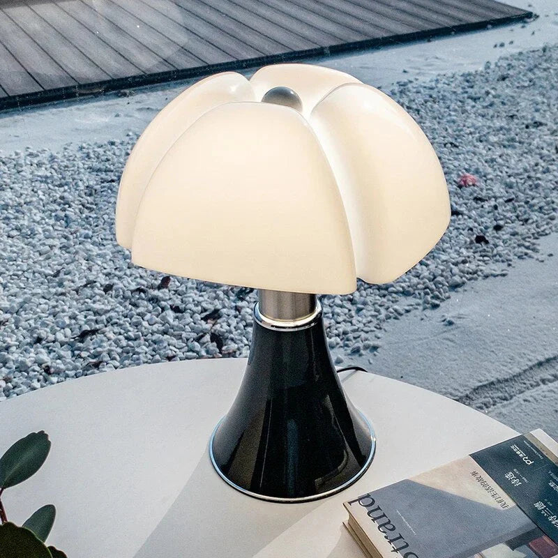 AuraFlex - Verstellbare Tischleuchte mit Dimmer und LED Licht zur Dekoration