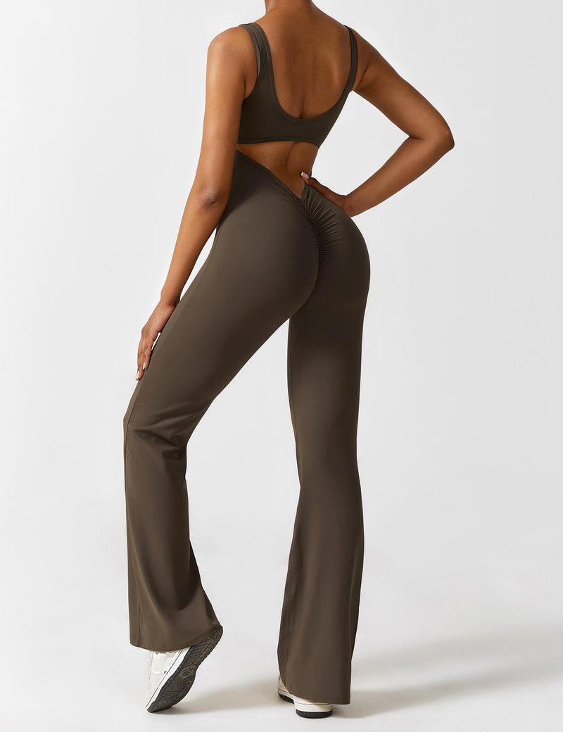 Sophia - Modischer ärmelloser ausgestellter Jumpsuit mit schmaler Passform und breiten Trägern