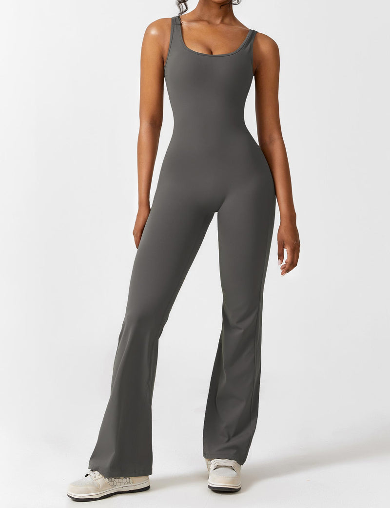 Sophia - Modischer ärmelloser ausgestellter Jumpsuit mit schmaler Passform und breiten Trägern
